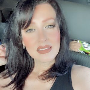 Meet your Posher, Ada gabriella